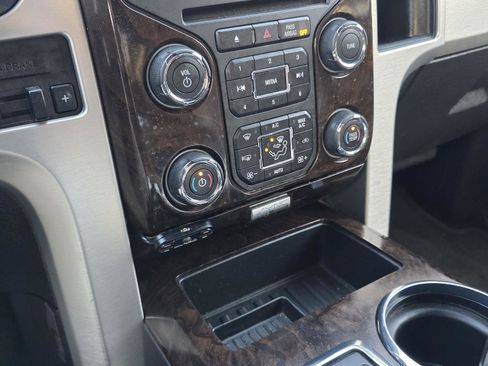 Used 2014 Ford F150 Platinum image 18