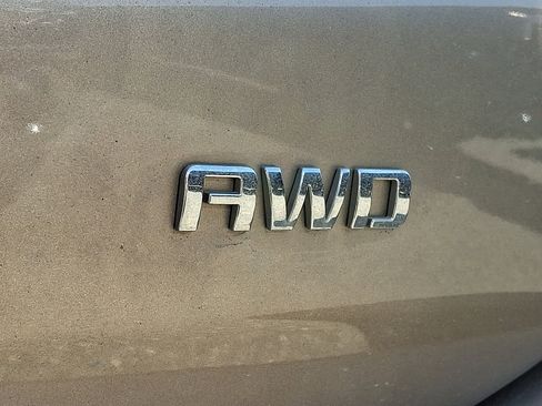 Used 2018 Chevrolet Equinox LS image 9