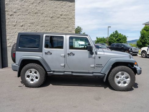 Used 2017 Jeep Wrangler Unlimited Sport w/ Quick Order Package 24S AWD/4WD image 8