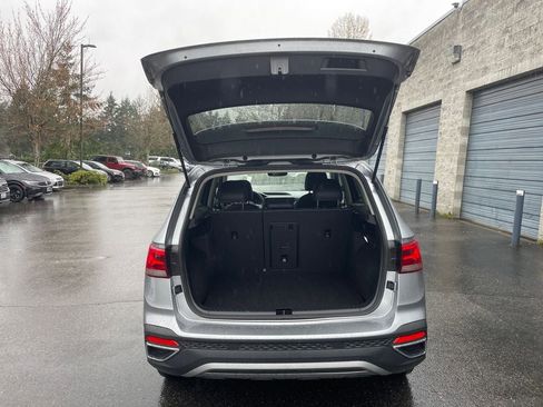 Used 2024 Volkswagen Taos SE image 19