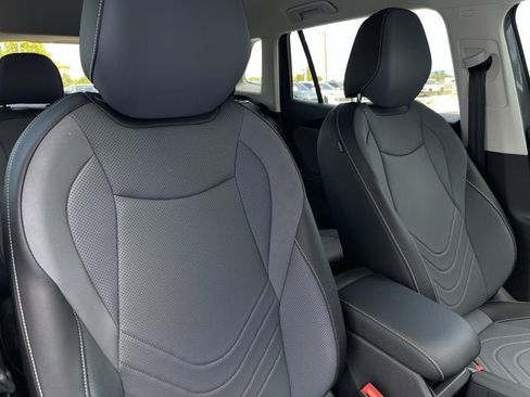 New 2025 Volkswagen Tiguan SE image 22