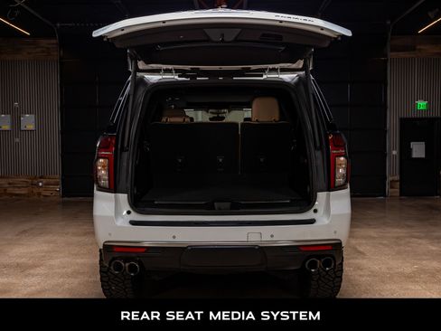 Used 2023 Chevrolet Suburban Premier w/ Premium Package image 9