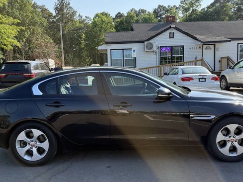 Used 2017 Jaguar XE RWD image 8