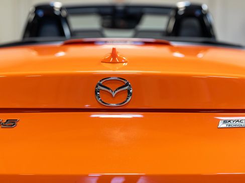 Used 2019 MAZDA MX-5 Miata 30th Anniversary image 45