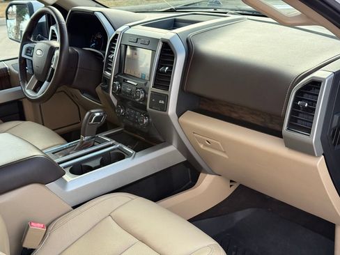 Used 2019 Ford F150 Lariat RWD image 23