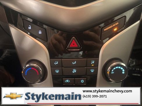 Used 2013 Chevrolet Cruze LT image 23