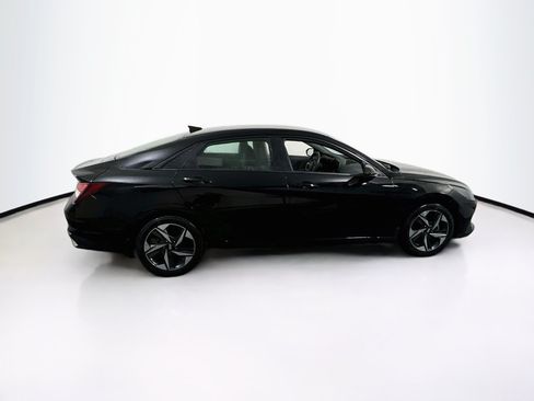 Used 2023 Hyundai Elantra SEL w/ Convenience Package FWD image 4