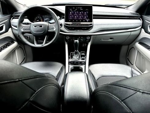 Used 2024 Jeep Compass Latitude AWD/4WD image 28