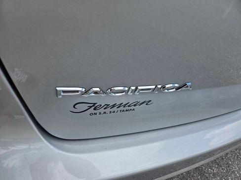 New 2026 Chrysler Pacifica Select FWD image 8