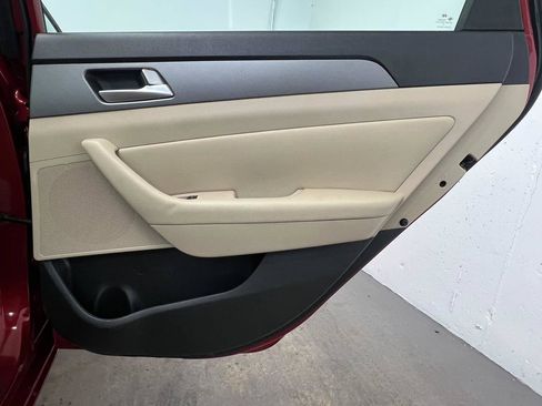 Used 2015 Hyundai Sonata SE w/ Option Group 09 image 13