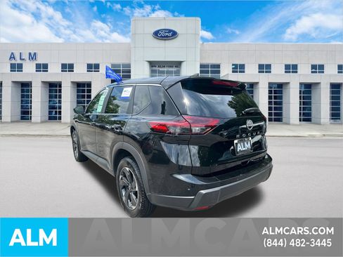 Used 2025 Nissan Rogue SV FWD image 8