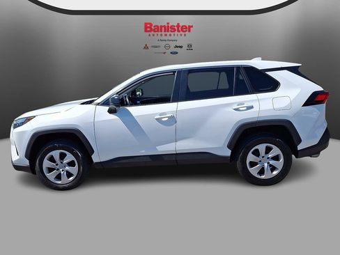 Used 2024 Toyota RAV4 LE FWD image 7