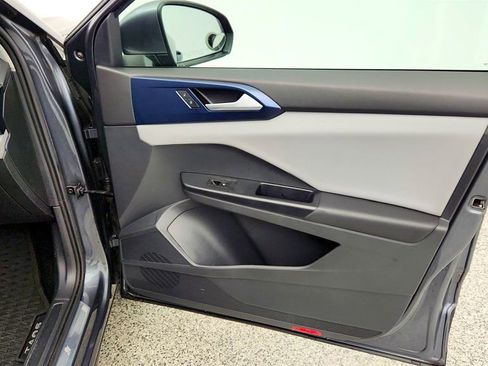 Used 2023 Volkswagen Taos SE image 26