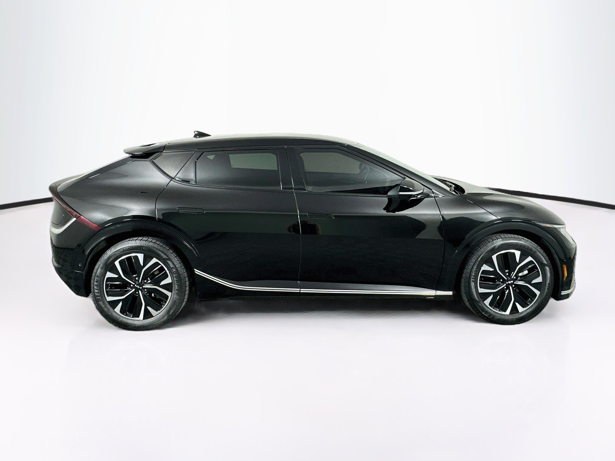 Used 2022 Kia EV6 Wind w/ Wind Technology Package AWD/4WD image 10