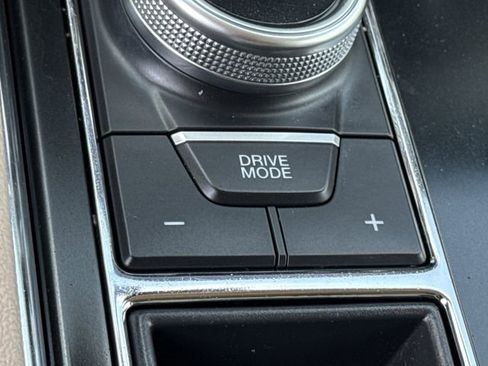 Certified 2024 Ford Expedition XLT image 40