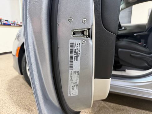 Used 2021 Chrysler Voyager L FWD image 55
