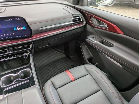 Used 2024 Chevrolet Traverse RS w/ LPO, Floor Liner Package image 18