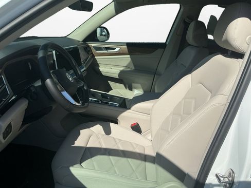 New 2026 Volkswagen Atlas SE image 9