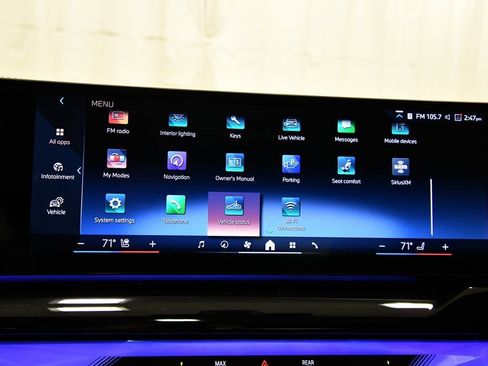 Used 2024 BMW 540i xDrive w/ Premium Package image 24