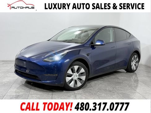 Used 2021 Tesla Model Y Long Range AWD/4WD image 1