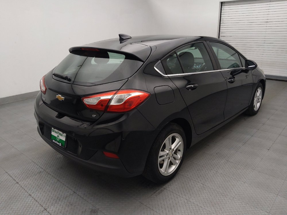 Used 2018 Chevrolet Cruze LT w/ Convenience Package FWD image 9