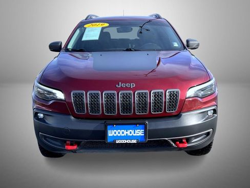 Used 2019 Jeep Cherokee Trailhawk image 2