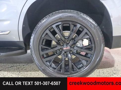 Used 2023 GMC Yukon SLT AWD/4WD image 11