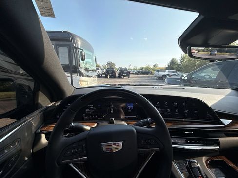 Certified 2024 Cadillac Escalade Premium Luxury AWD/4WD image 17