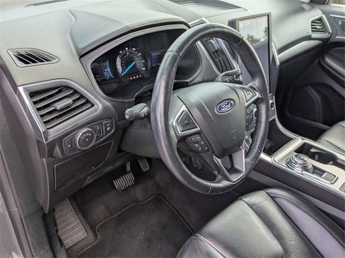Used 2022 Ford Edge Titanium image 10