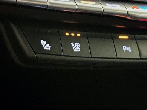 Used 2019 Cadillac XT4 Premium Luxury FWD image 21