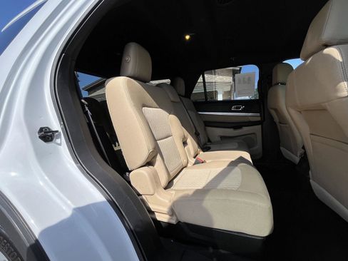 Used 2016 Ford Explorer FWD image 13