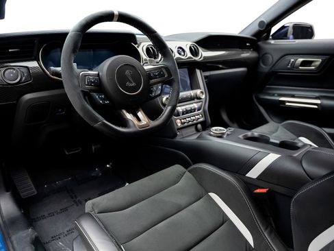 Used 2021 Ford Mustang Shelby GT500 w/ Carbon Fiber Track Pack image 41