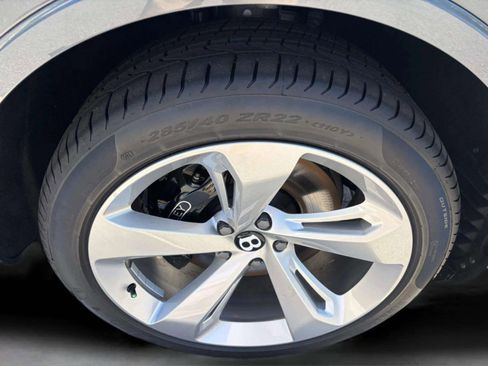 New 2025 Bentley Bentayga Extended Wheelbase image 53