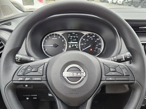 New 2025 Nissan Kicks Play S image 11