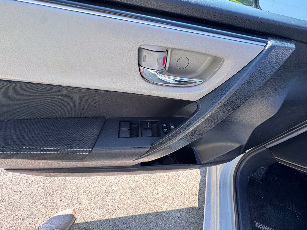 Used 2019 Toyota Corolla LE FWD image 14
