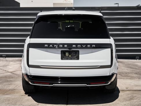 Used 2025 Land Rover Range Rover SE AWD/4WD image 12