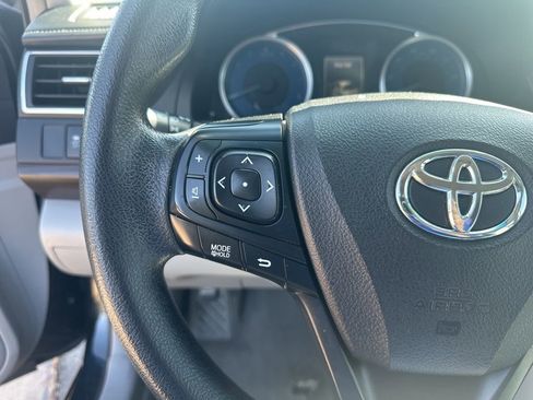 Used 2017 Toyota Camry SE FWD image 10