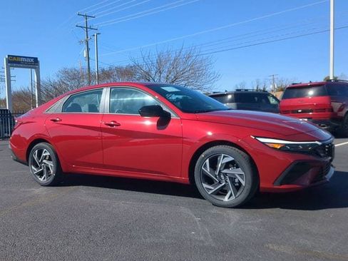 Certified 2025 Hyundai Elantra Sport image 2