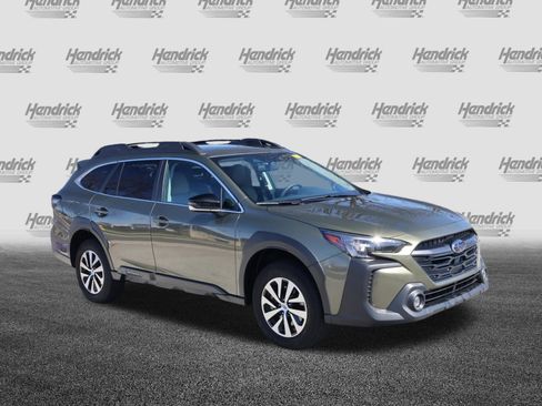 Used 2025 Subaru Outback Premium image 2