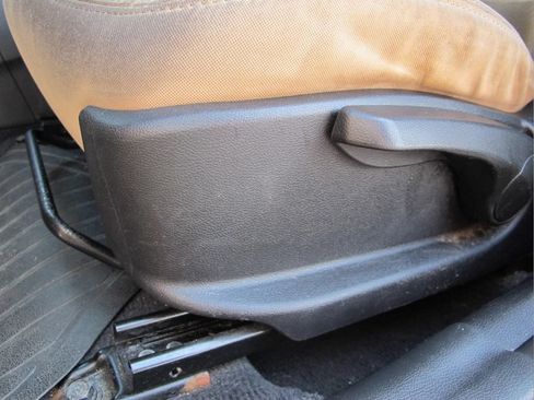 Used 2013 Hyundai Elantra GLS FWD image 11
