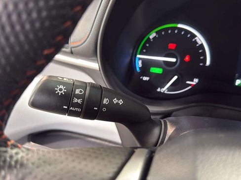 Used 2024 Toyota Sienna XSE AWD/4WD image 41