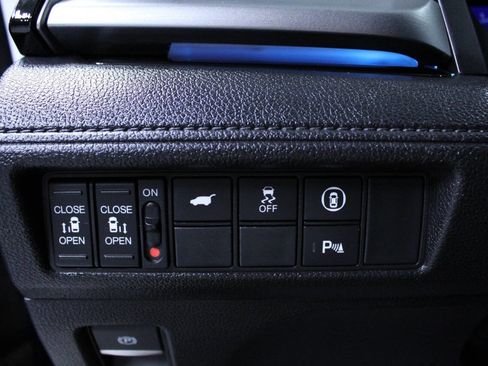 Used 2021 Honda Odyssey Touring image 19