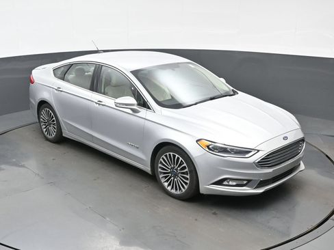 Used 2018 Ford Fusion Titanium FWD image 31