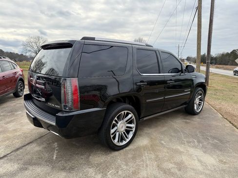 Used 2013 Cadillac Escalade Premium AWD/4WD image 4
