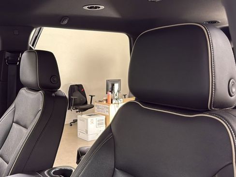 Used 2023 Chevrolet Tahoe Premier image 13