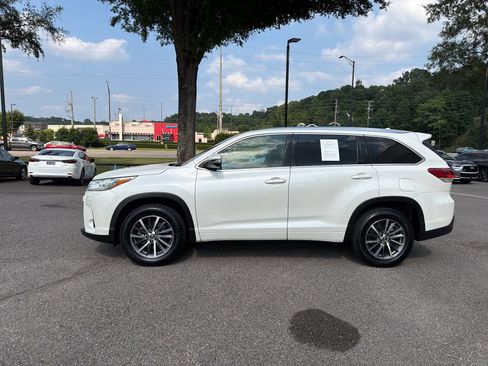 Used 2017 Toyota Highlander XLE FWD image 7