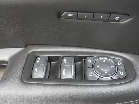 Used 2022 Cadillac XT5 Premium Luxury image 32