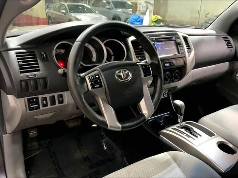 Used 2013 Toyota Tacoma 4x4 Access Cab w/ SR5 Pkg image 18