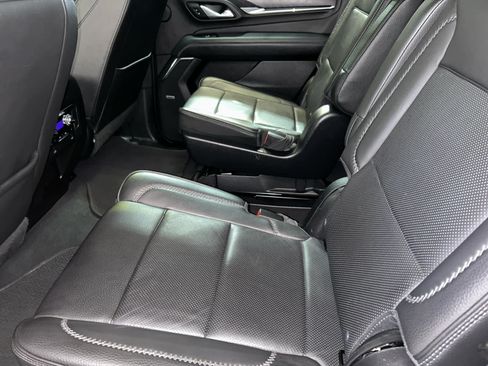 Used 2022 GMC Yukon Denali AWD/4WD image 11