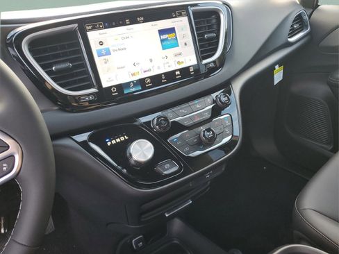 New 2026 Chrysler Voyager LX image 26